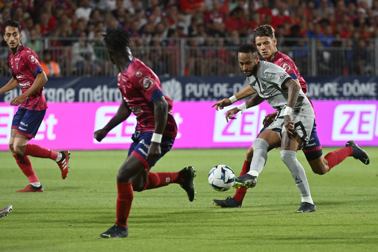 Lionel Messi y Neymar brillaron en la goleada del PSG al Clermont en el arranque de la Ligue 1.