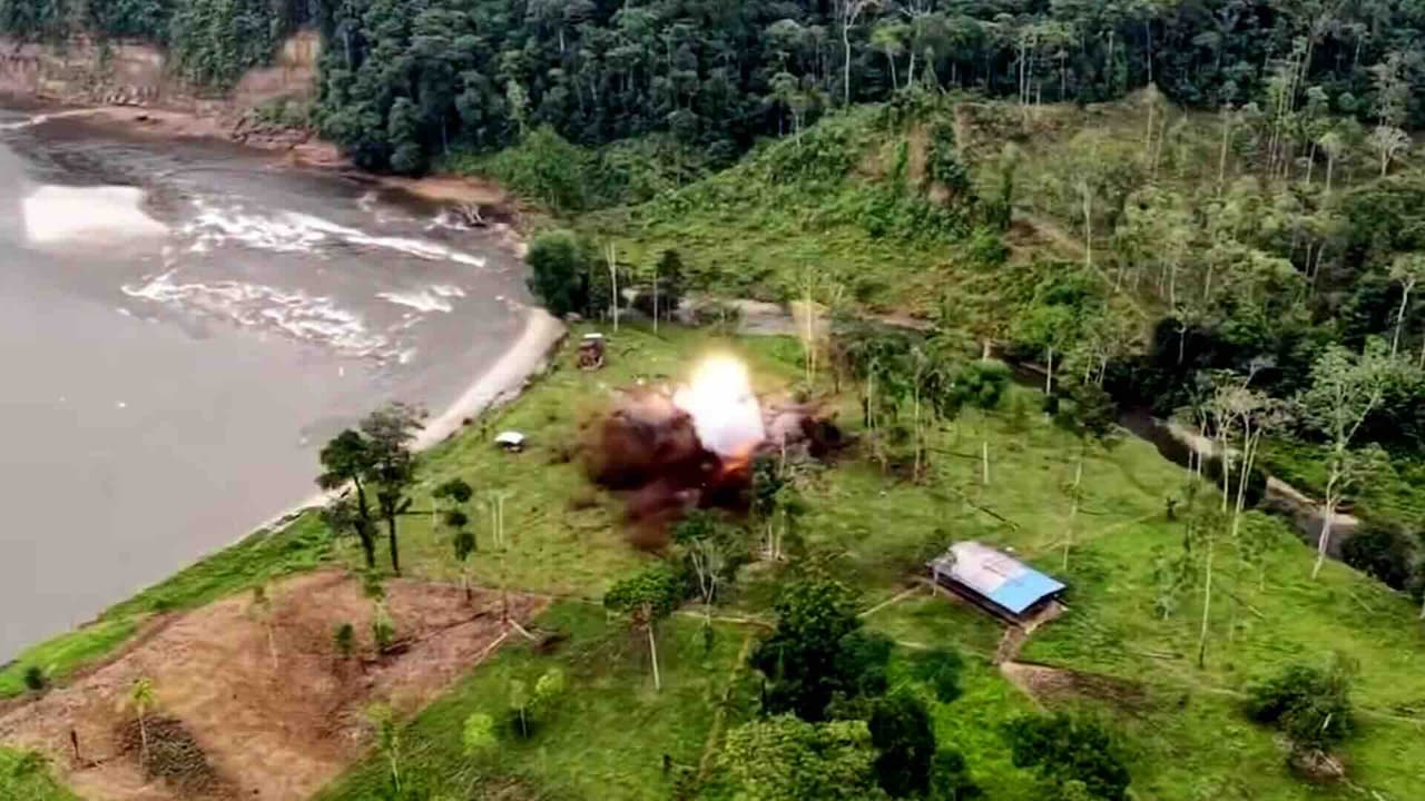 Ecuador destruye campamento de disidencias de las FARC con apoyo de EE. UU.