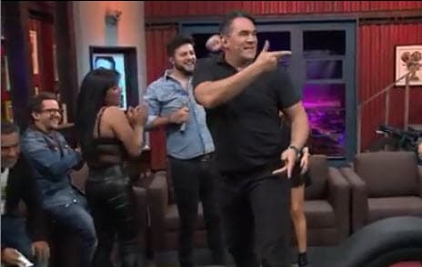 Lo anterior lo confesó la también modelo en la entrevista que otorgó a la revista Nueva, en donde señaló que le gustó tener ese encuentro con el galán de telenovelas, pues "sí sintió cosas".