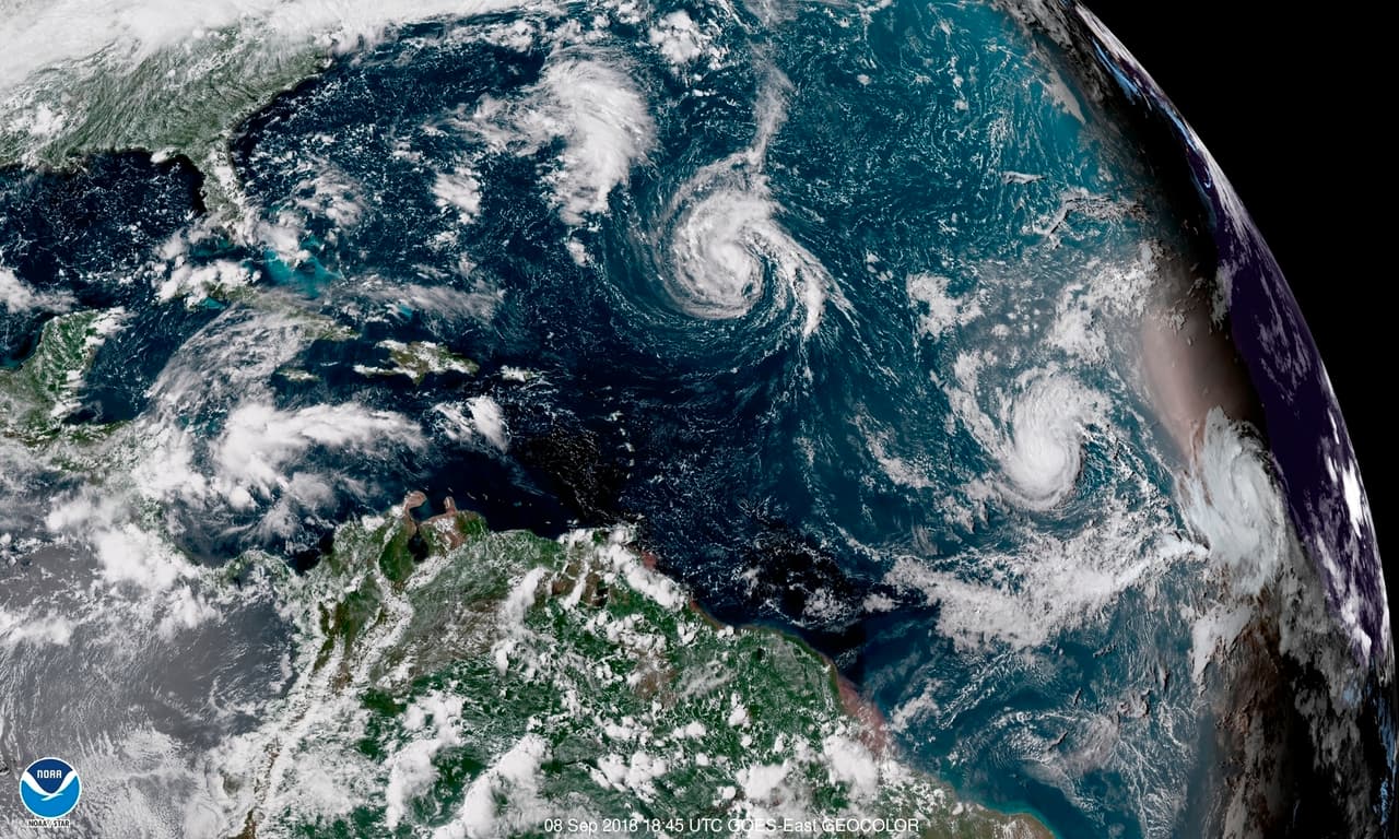 Detrás de Florence hay otros dos huracanes: Isaac y Helene. Según proyecciones del Centro Nacional de Huracanes, Isaac se dirige hacia el Caribe, mientras que Helene parece que seguirá su rumbo hacia el norte en aguas del Atlántico.