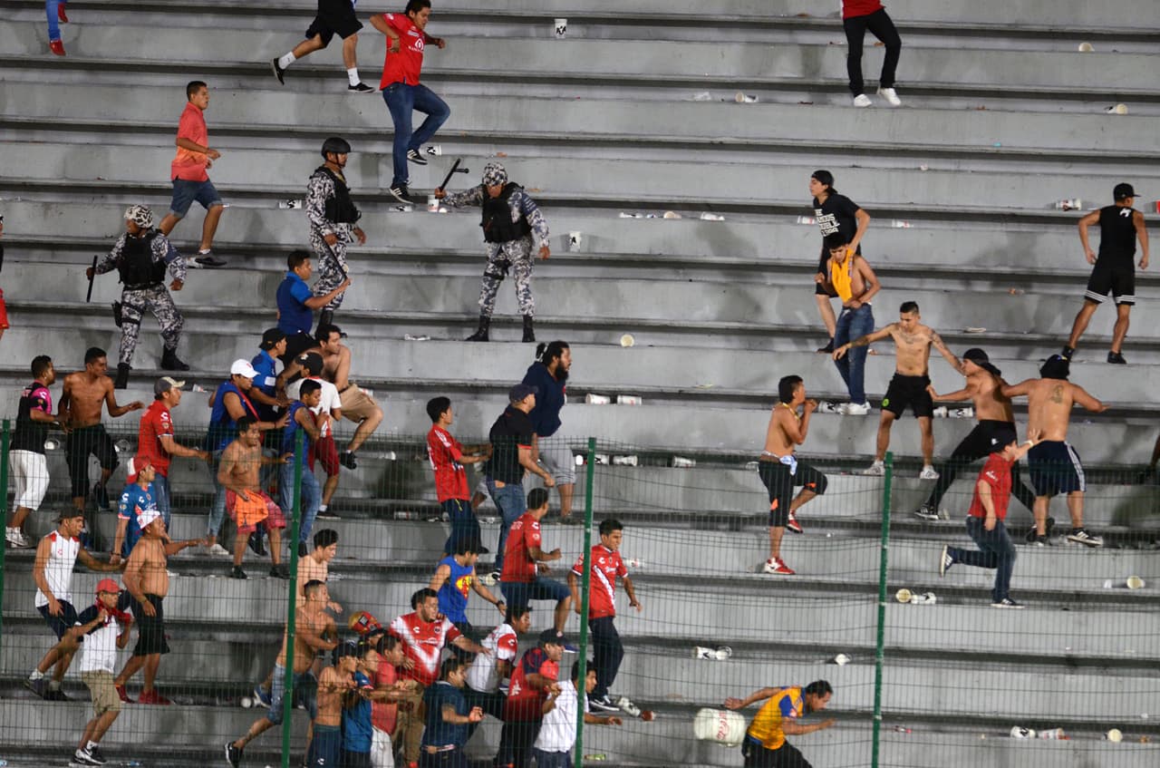 La violencia se desató en la tribuna tras el Veracruz vs. Tigres