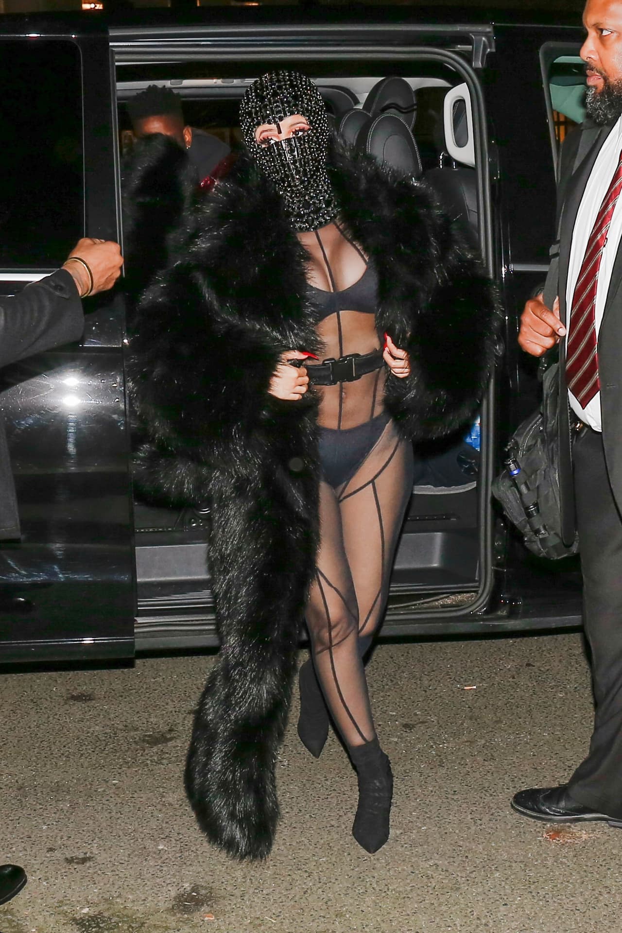 El diseñador de CoutureMask reveló que para la realización, su equipo de trabajo invirtió alrededor de 
<b>36 horas</b>.