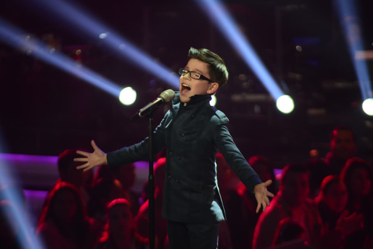 Esta ocasión los capitanes tuvieron que cantar con los papás y en la segunda etapa los hijos lo hicieron de manera individual para poder elevar la puntuación. Hubo doble eliminación y los Valdés dijeron adiós. Paty Cantú pasó por lo mismo que María León y sus dos familias se enfrentaron, quedando fuera los Tijerina.