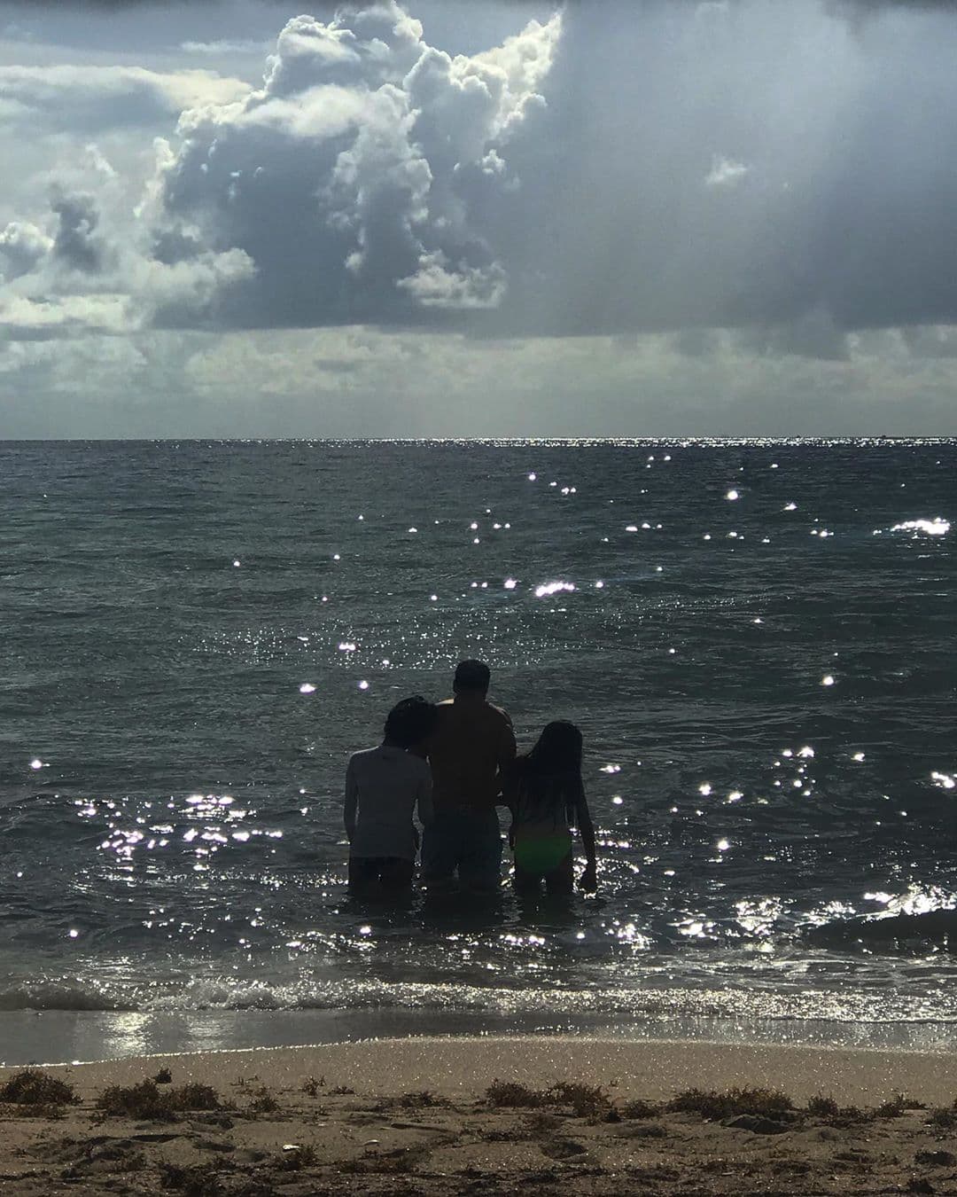 Karla Martínez y Emerson Peraza salieron de la ciudad para festejar el Día del Padre junto a sus hijas Michaella y Antonella. La escapada de fin de semana fue muy significativa para la feliz familia.