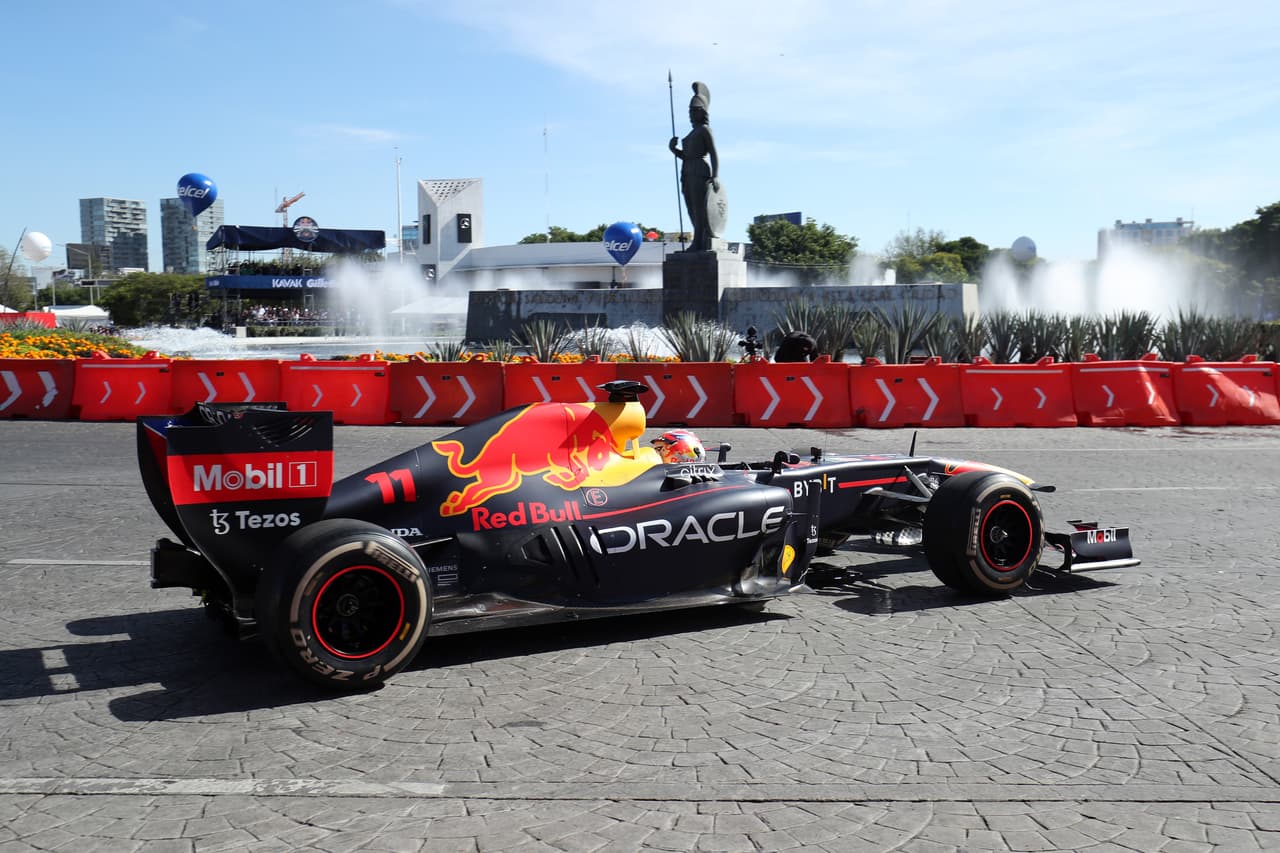 Checo Pérez corrió en Guadalajara con Red Bull por primera vez