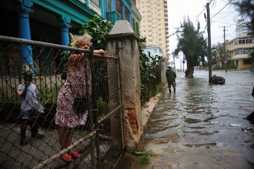 Algunos vecinos acostumbrados a las subidas del agua prefirieron quedarse en sus viviendas.