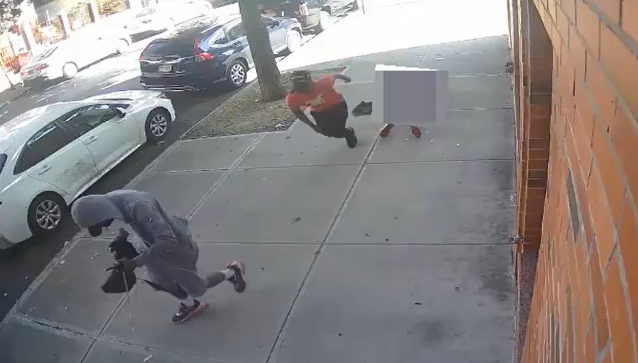 Presuntos ladrones armados roban 180,000 dólares en joyas a víctima en el Bronx