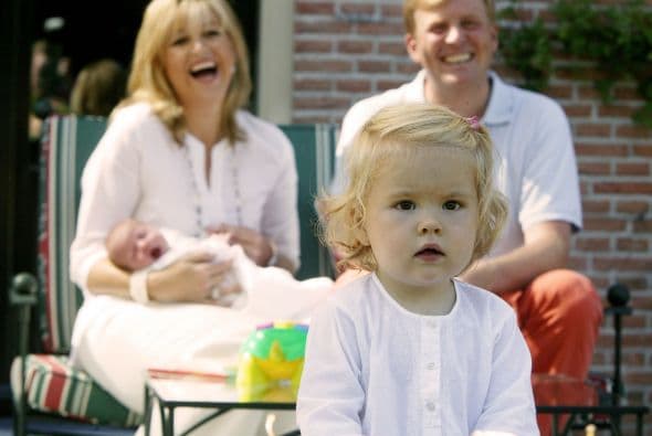 Elisabeth de Bélgica es la heredera al trono de su padre, Felipe, el rey de los Belgas. Tiene 12 años y es la mayor de cuatro hermanos.Además de su formación real, asiste al colegio y toma clases de danza. Sus padres han procurado que su vida pública sea limitada, sin embargo toma su papel ocasionalmente y siempre deja una buena impresión.Comparte mucho tiempo con sus padres y hermanos en actividades muy familiares.