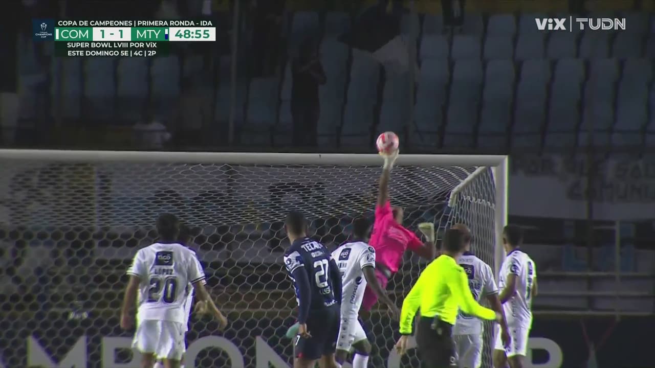 ¡Una más de Pérez! Romo busca el ángulo y el portero vuela