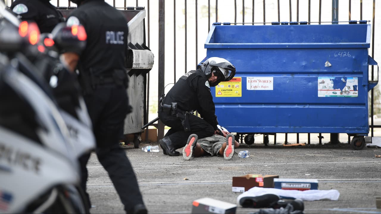 Los habitantes de Los Ángeles se han visto obligados a cambiar sus horarios y rutinas por la delincuencia