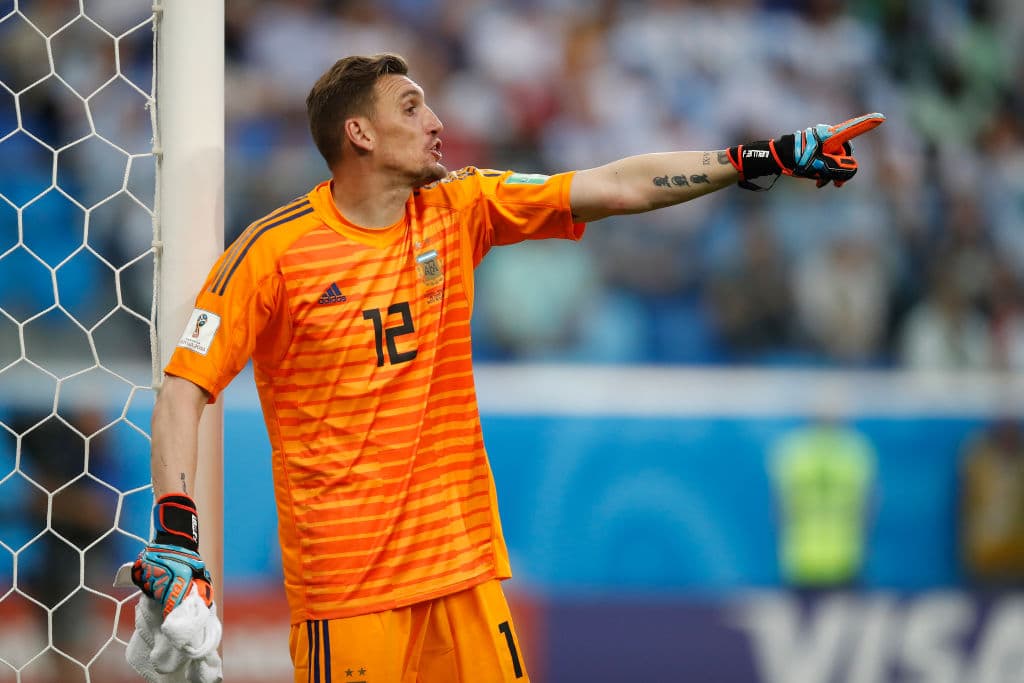 Este partido marcó el debut de Franco Armani, que al final aportaría para evitar que la cuenta fuera mayor.