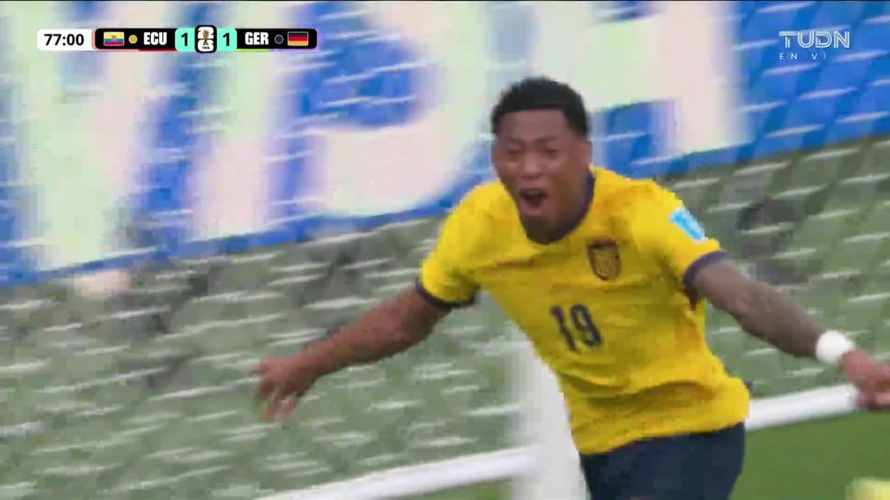 Gonzalo Plata vence a Neuer y la Tri da la vuelta al partido