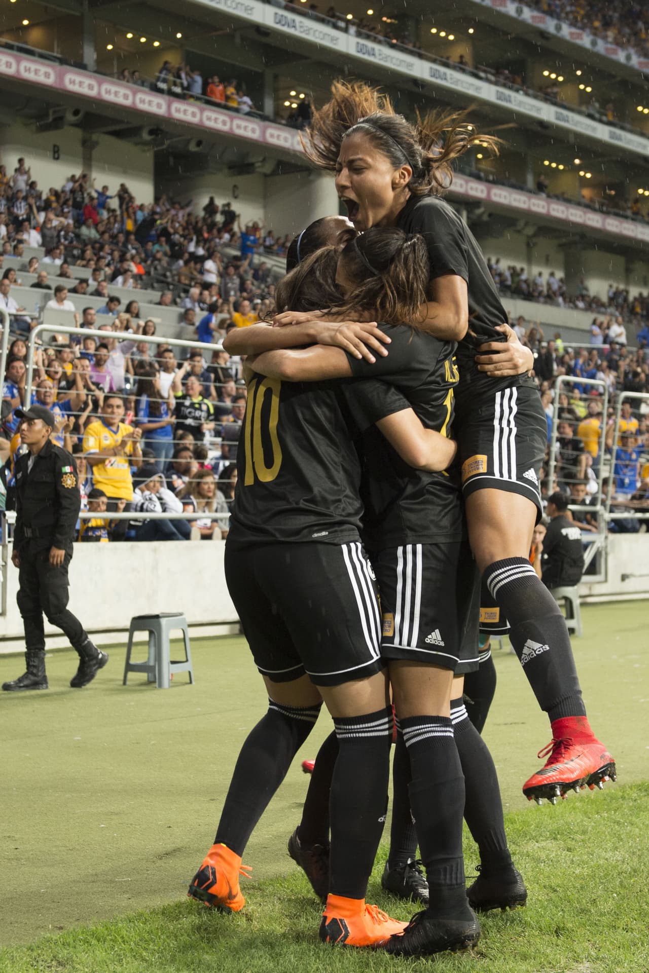 El festejo fue en grande en casa ajena, tras ese segundo gol.