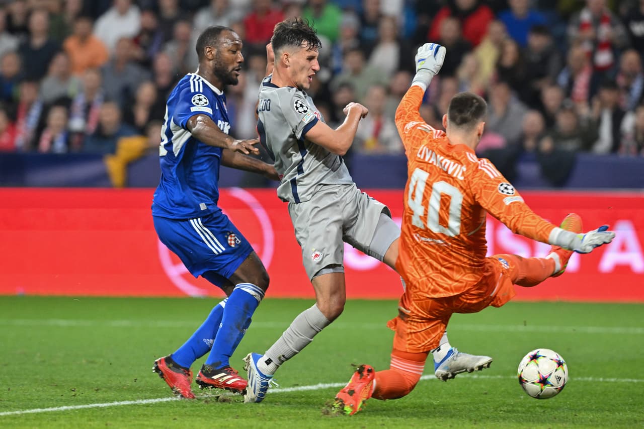 Leipzig goleó 3-1 como local al equipo de Celtic de Escocia con goles de Nkunku y André Silva, mientras que Salzburg consiguió su primer triunfo ante Dinamo Zagreb por 1-0 con gol de Okafor en Champions League.