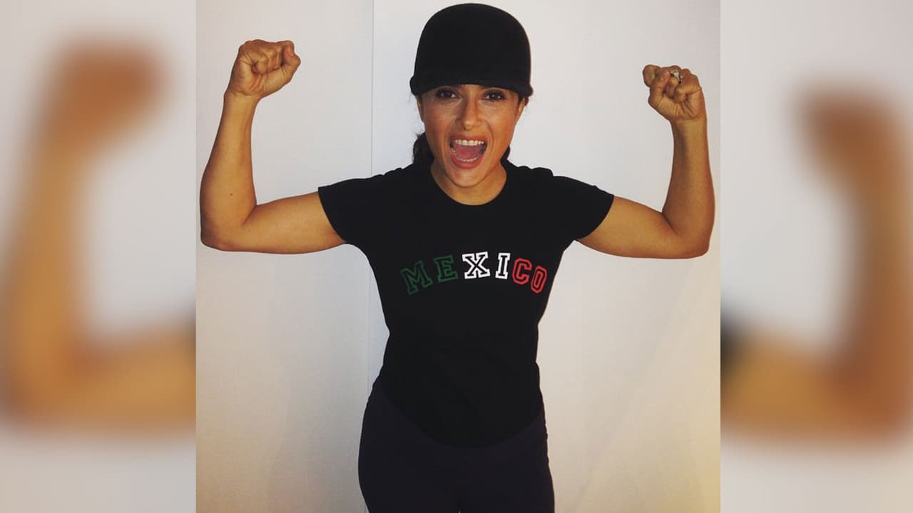 Pocas veces hemos visto a Salma con este look.