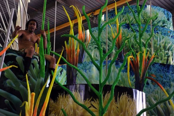 En febrero se incendió una bodega con unos ocho mil disfraces de los grupos concursantes en el carnaval, lo que obligó a las organizaciones a trabajar a marchas forzadas para tener todo listo para la apertura del evento.