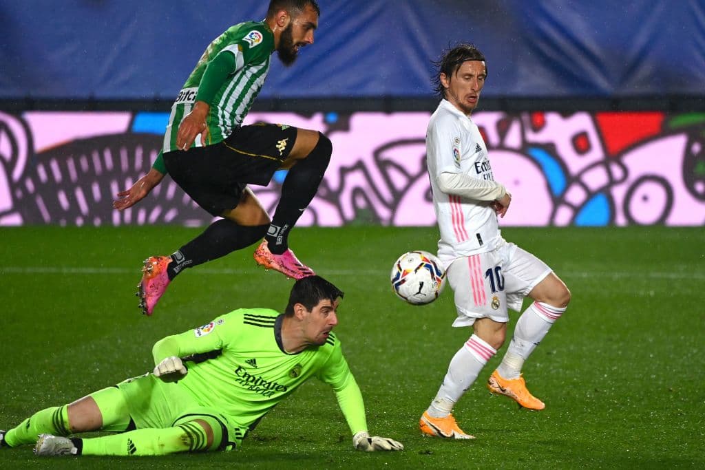 Real Betis y Real Madrid nos regalan un entretenido 0-0 que complica que el Madrid pueda levantar la copa.