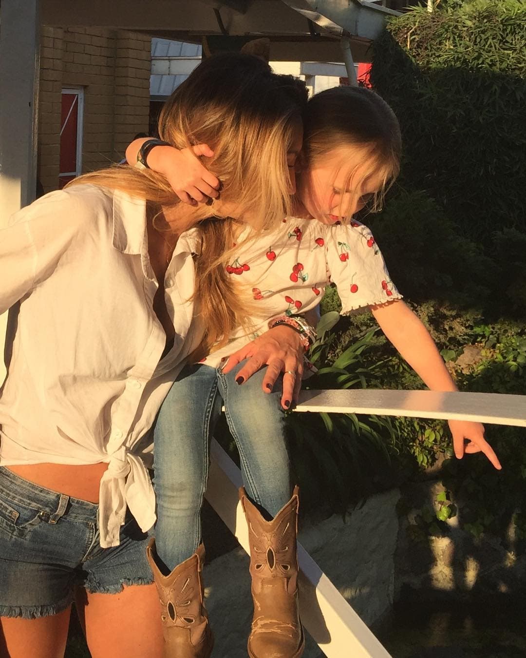 Además de nombrar a su familia como las 'Tres Mosqueteras', Geraldine se refiere a sus hijas como sus almas gemelas.