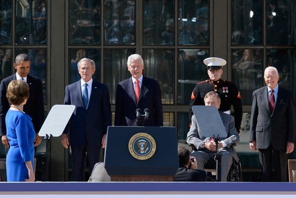 El presidente de EEUU, Barack Obama, y los cuatro expresidentes vivos del país se reencontraron en la ceremonia de apertura de la biblioteca sobre el legado de George W. Bush en la Universidad Metodista del Sur de Dallas (Texas).