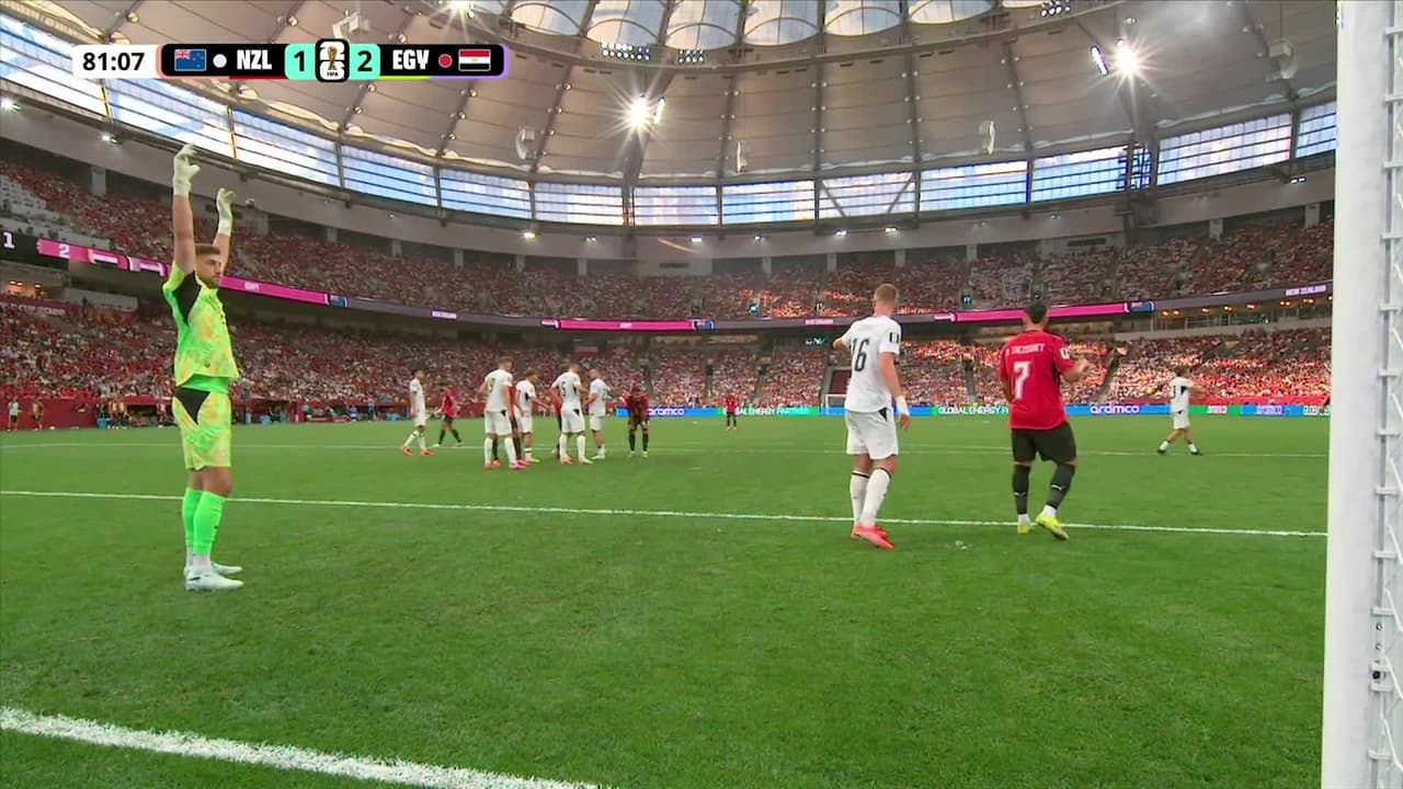 ¡GOL!  anota para Egipto. Trezeguet