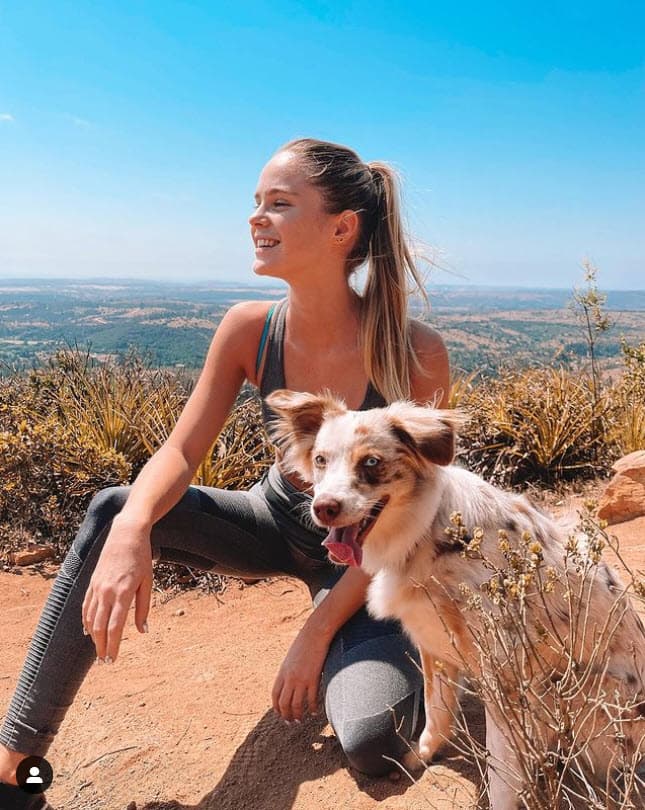 Antes de llegar a México vivió en Los Ángeles junto a su exnovio Adam Horwitz y su perra.
<br>