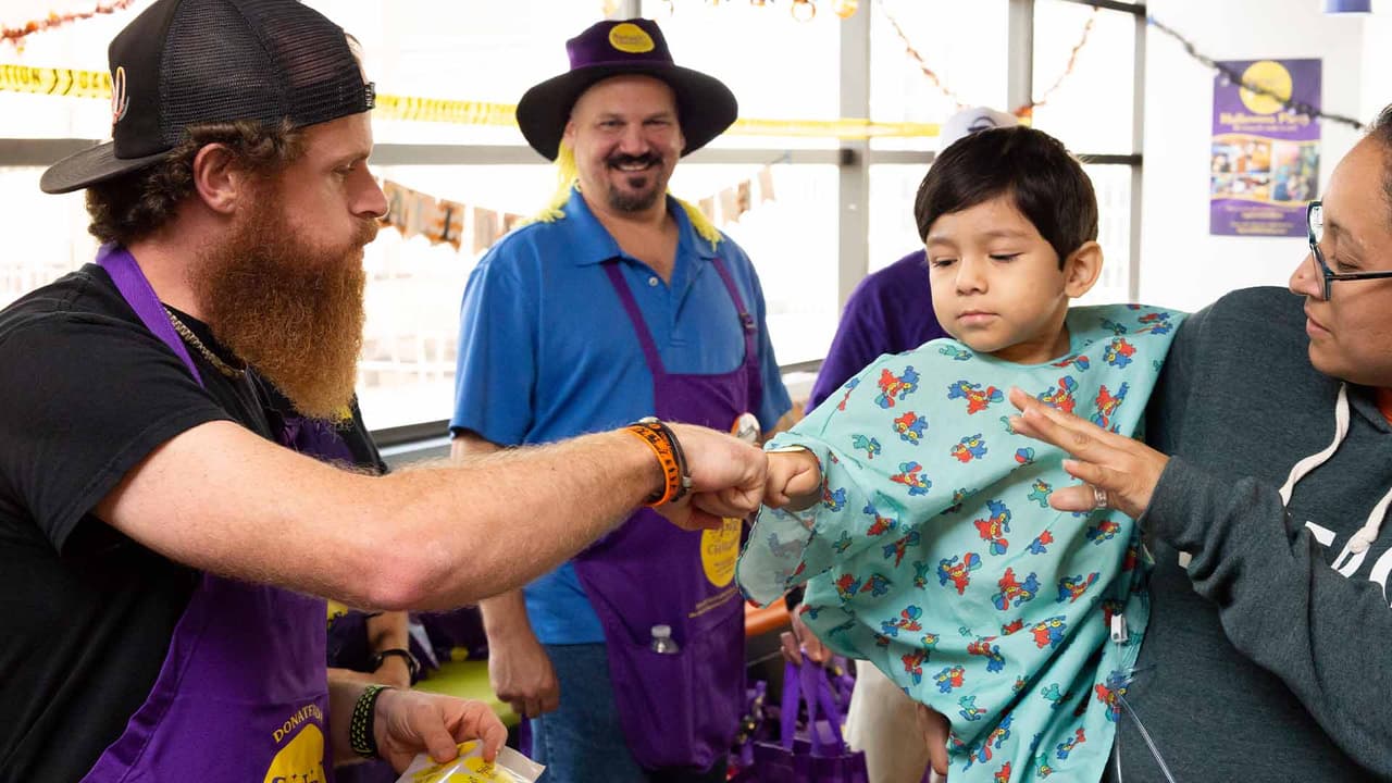 A través del programa 'Spirit of Children, Spirit Halloween organiza casi 100 fiestas de Halloween en hospitales asociados
