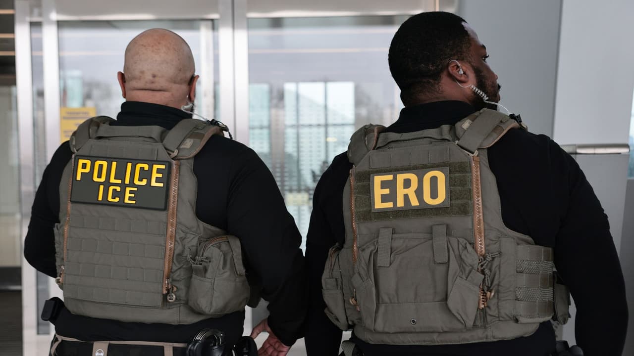 DHS propone restringir permisos de trabajo para beneficiarios de parole, acción diferida y órdenes de supervisión