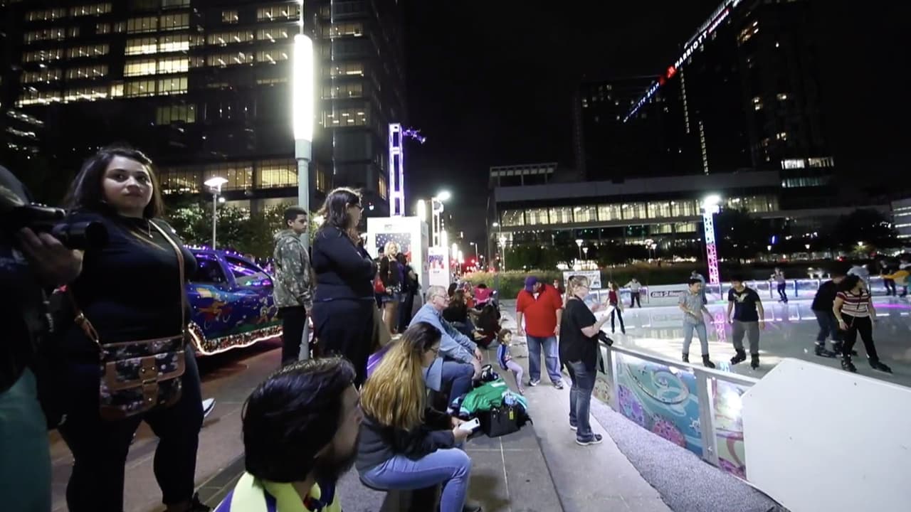 Si no te animas a patinar entonces puedes disfrutar desde las gradas o para los padres que desde aquí pueden cuidar de sus hijos.