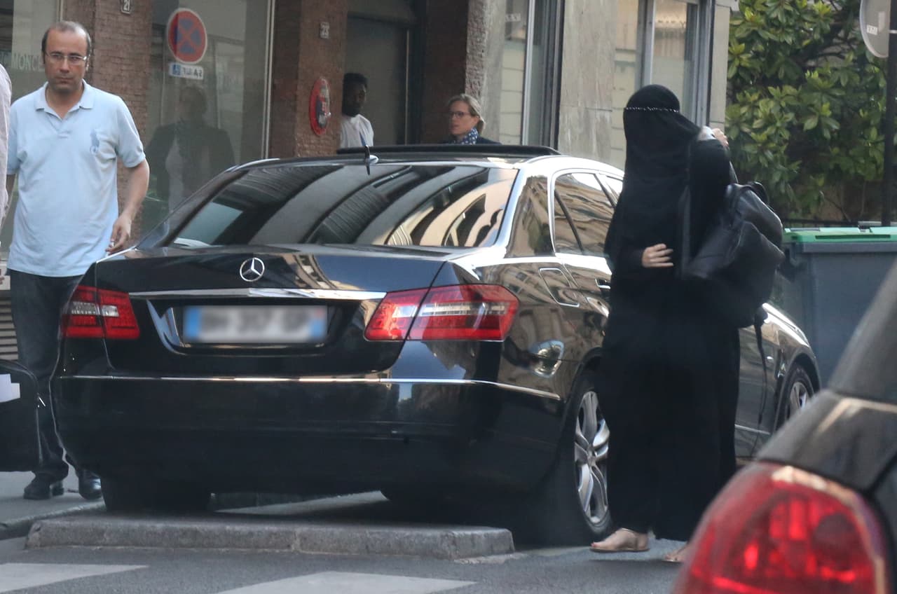Gisele y su hermana se cubrieron con burkas.