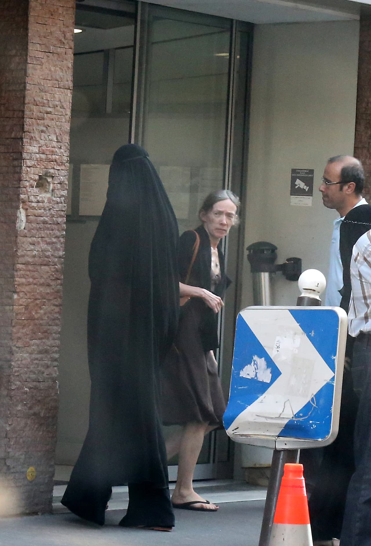 No, se comenta que la diva se hizo algunos retoques estéticos.