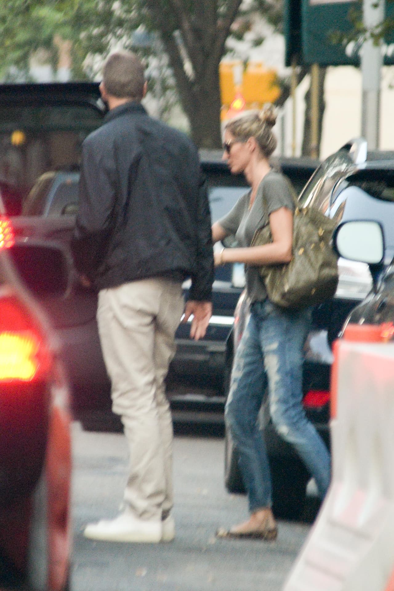 Además de sus gafas y sus prendas holgadas, la diva ha estado ausente en sus redes sociales.