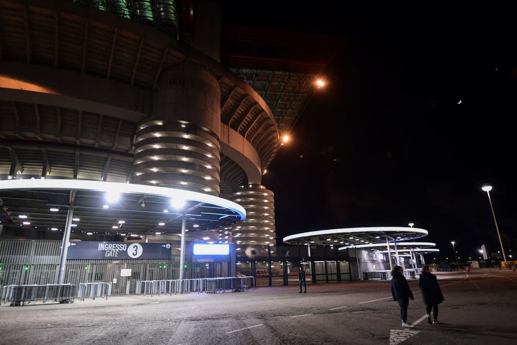 Tras la amenaza latente del coronavirus en Italia, jugadores del Ludogorets llegaron con mascarillas al partido contra el Inter a puerta cerrada.