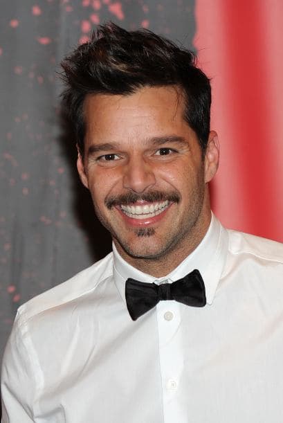 Durante el 2012 y principios de este año, Ricky Martin nos sorprendió con ese bigotazo. Lucía muy guapo, pero sólo lo usó para dar vida a un personaje.
