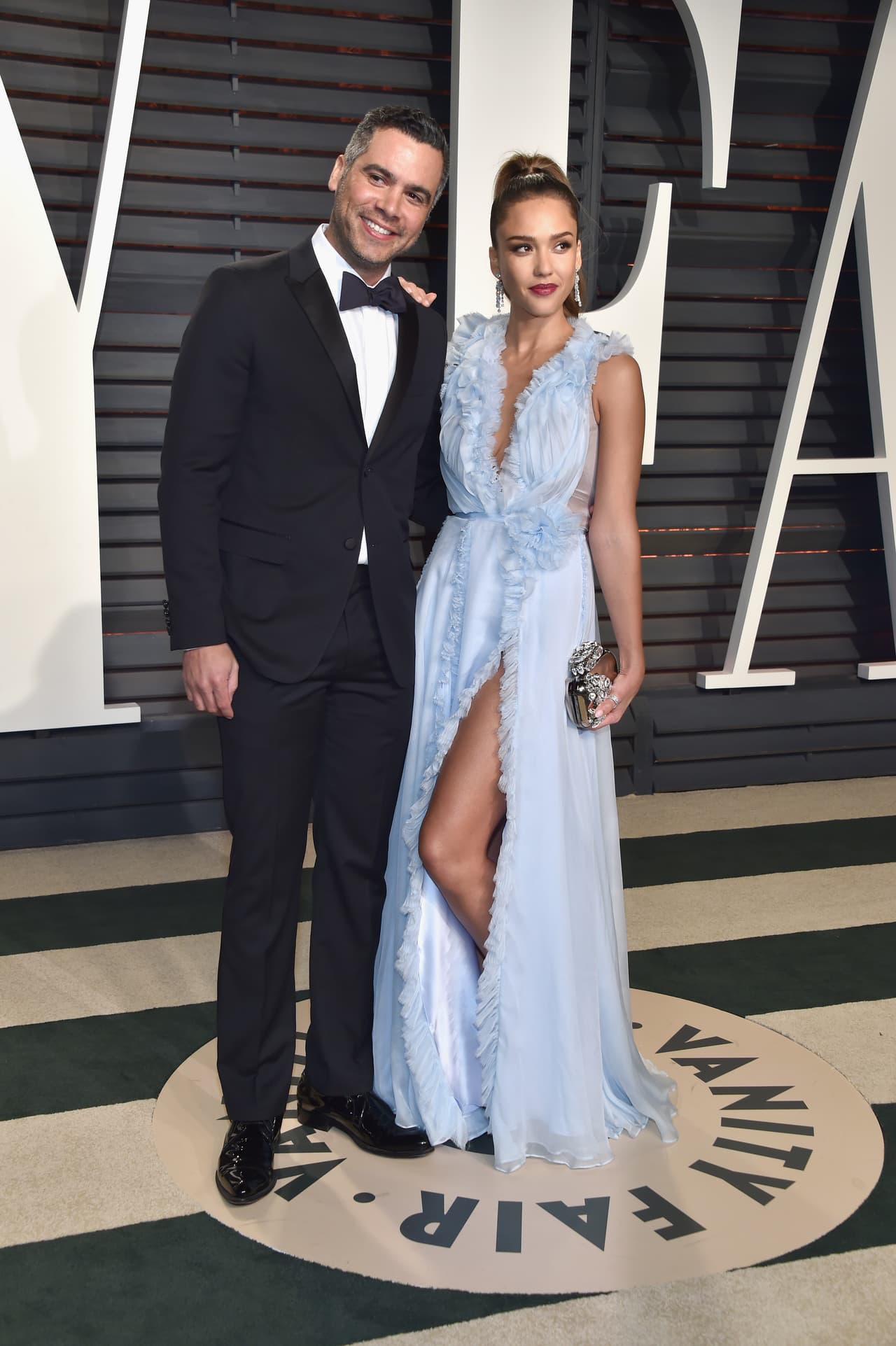 La historia de amor de Jessica Alba y Cash Warren es una de las más románticas. Mientras la actriz grababa la película 'Fantastic Four', Cash Warren, hijo del actor Michael Warren, se apuntó como asistente de producción tras saber que Jessica estaría ahí.