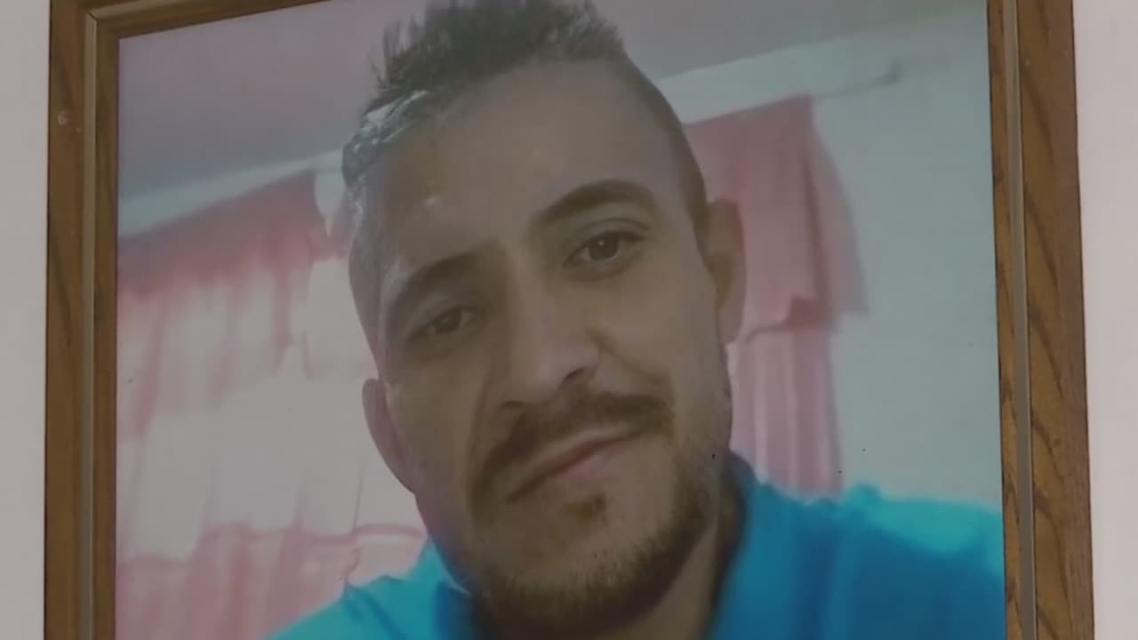 <b>Encontró a su hijo desaparecido: lo descuartizaron y algunos restos no correspondían.</b>
<br>
<br>José Manuel Morales desapareció hace un año en México. Su familia asegura que cuando tuvieron que identificar los restos, estos no correspondían según detalles físicos como altura y tatuajes.