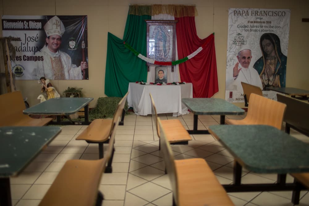 La visita del Papa Francisco a Ciudad Juárez marcó un récord de ocupación en este albergue católico. Ahora han reforzado su capacidad por si la administración Trump aumenta las deportaciones, algo que de momento no han notado.