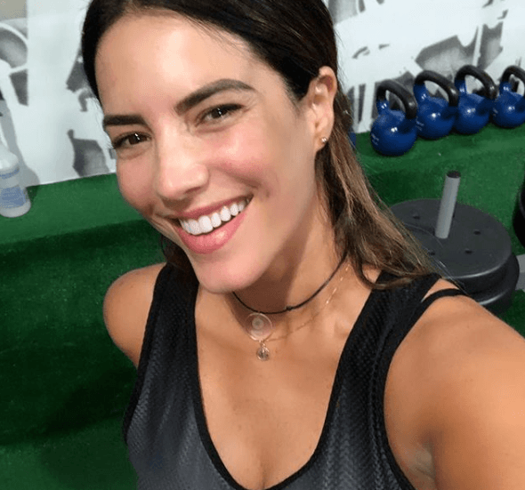 Esta felicitación de la actriz a Jencarlos Canela motivó división entre sus más de 5 millones de seguidores en Twitter.