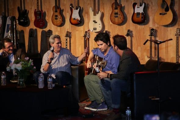Los artistas compartieron sus experiencias y hablaron con niños para inspirarlos. El encuentro se llevó a cabo en Greater Miami Youth Symphony de Miami.