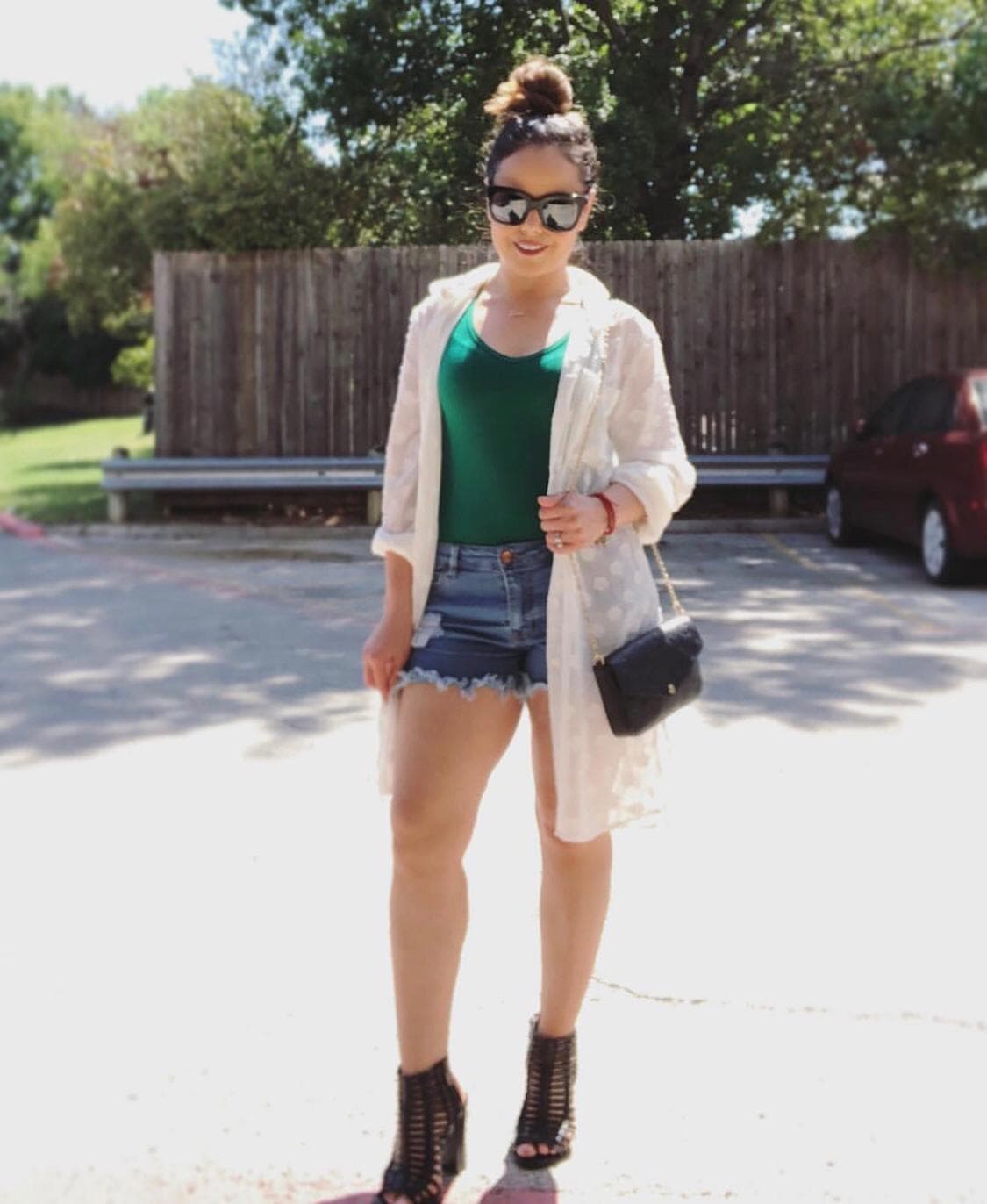 Sin embargo, no te ilusiones mucho, porque la muñeca está casada con el vocalista de La Adictiva Banda.