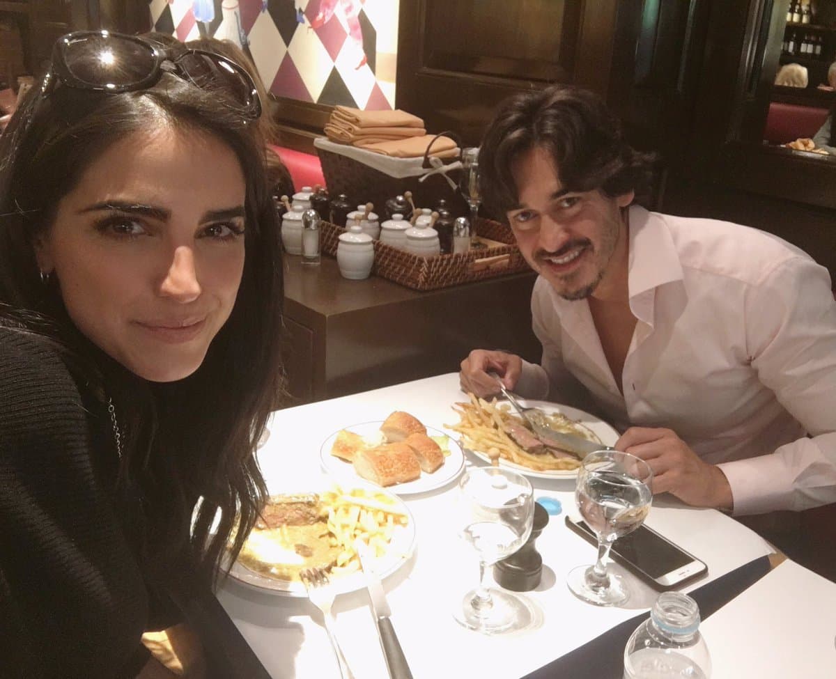 <b>Fernando</b> ha demostrado proteger a 
<b><a href="http://www.univision.com/temas/barbara-de-regil">Bárbara</a></b> y a 
<b>Alexa</b>, primogénita de la actriz, pues cuando el padre biológico de la menor trató de demandarla por no poder ver a su hija, él la defendió y hasta propuso emprender acciones legales contra él.