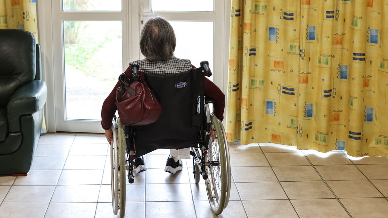 Ajustan negocios de Los Ángeles para facilitar el acceso de personas con discapacidad y evitar demandas