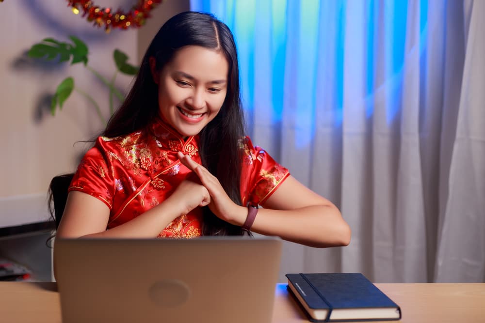 Hablemos de algunas cosas principales que se acostumbran a hacer en China y en toda la parte oriental cuando se va a recibir el año. Así que, tú las puedes aplicar.