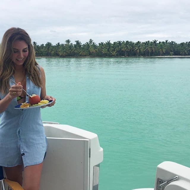 La guapa actriz ha mostrado mucha piel.