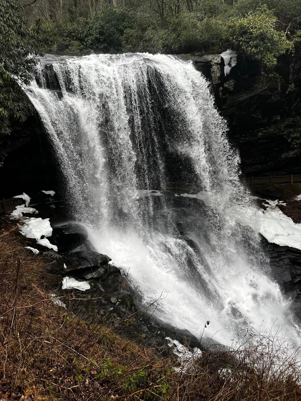 Durante los períodos de lluvia, cuando el volumen de agua es mayor, el rocío evita que te mantengas completamente seco.