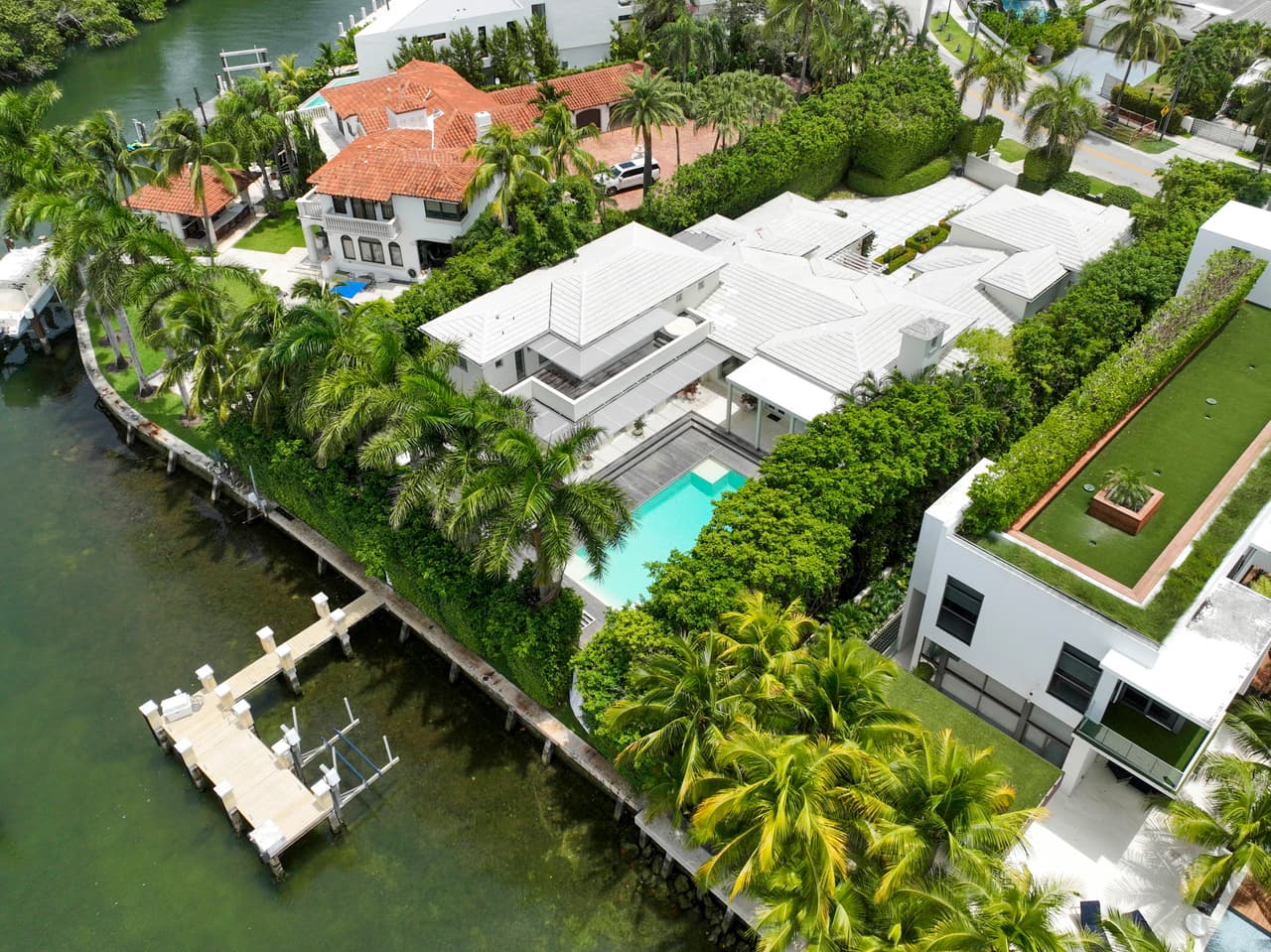 Así es la mansión de 20 millones de dólares en la que Shakira y sus hijos viven en Miami.