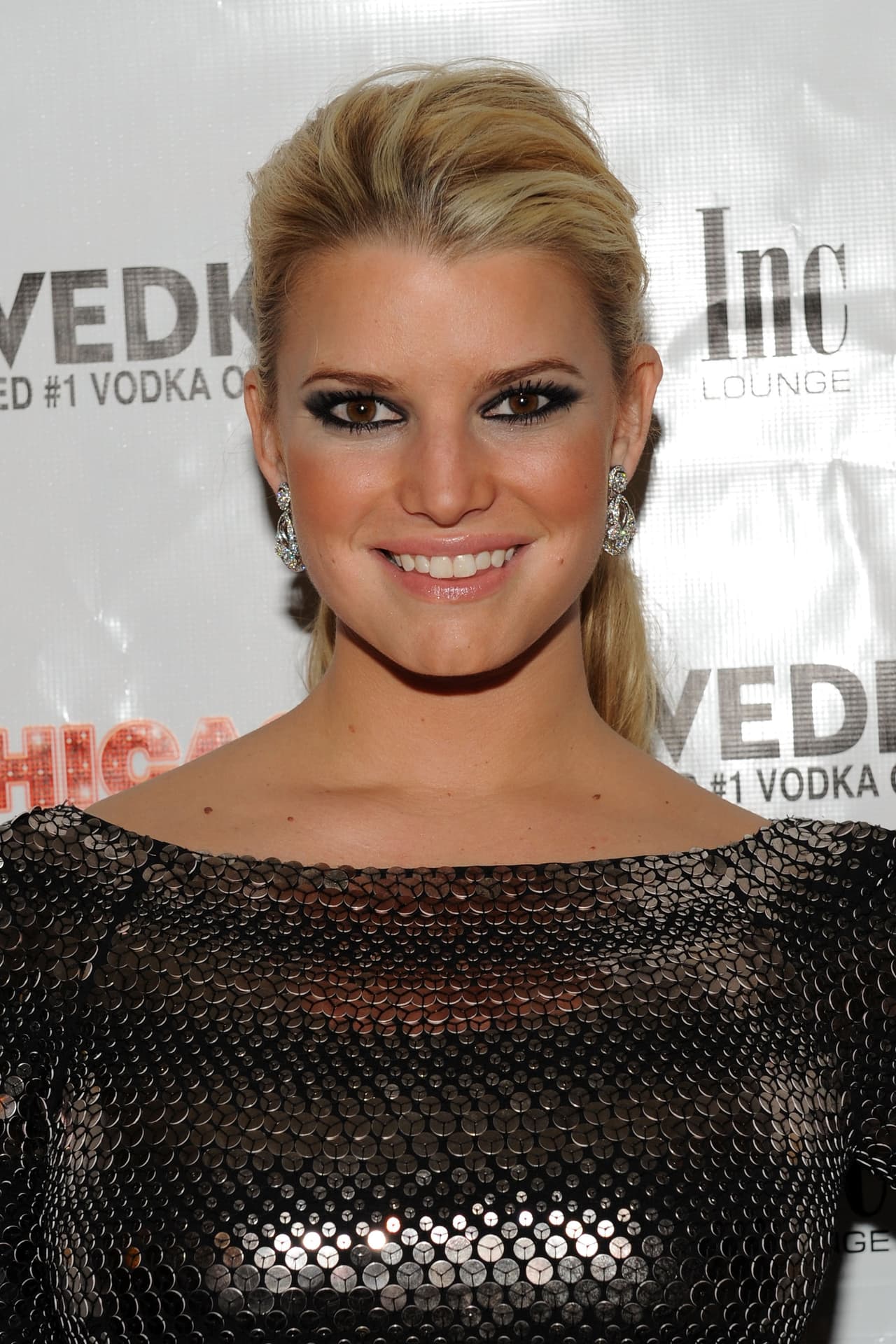 La esposa del exjugador de fútbol americano, 
<b>Eric Johnson</b>, escribe que el apoyo de sus amigos, de sus padres, de un equipo de médicos y de 
<b>dos días a la semana de terapia</b> le han ayudado a permanecer sobria.