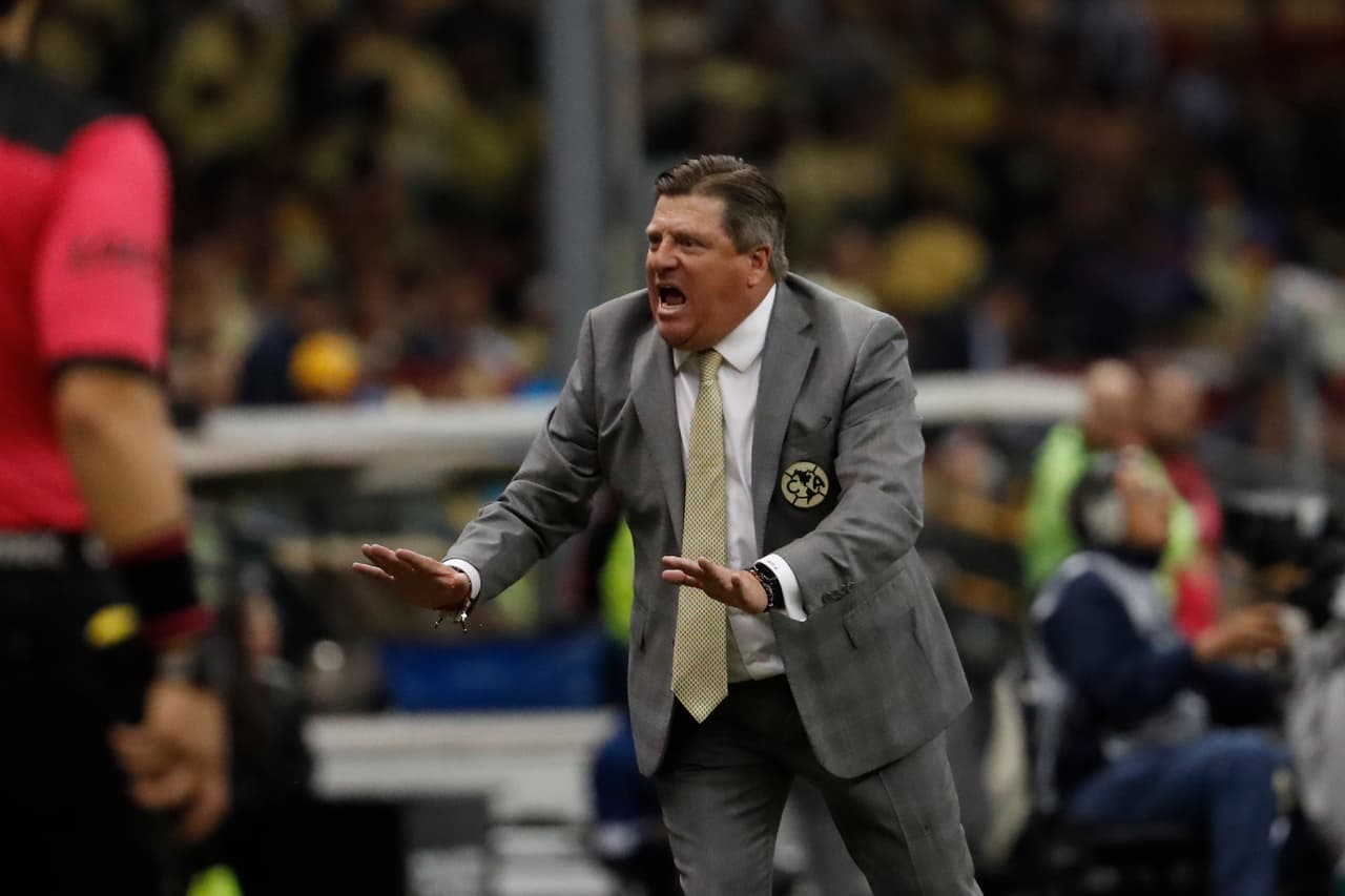 Miguel Herrera le pide calma a sus jugadores y mucha concentración.