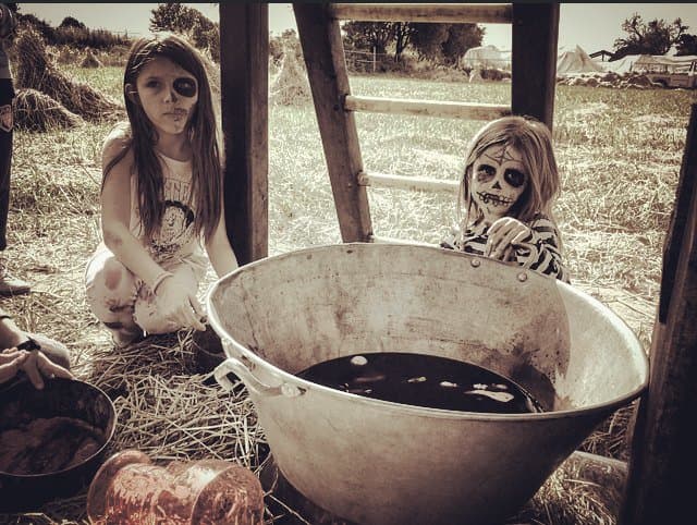 A pesar de sus múltiples actividades, Sergio Mayer e Issabella Camil han sabido organizar sus agendas para no descuidar a sus dos hijas.