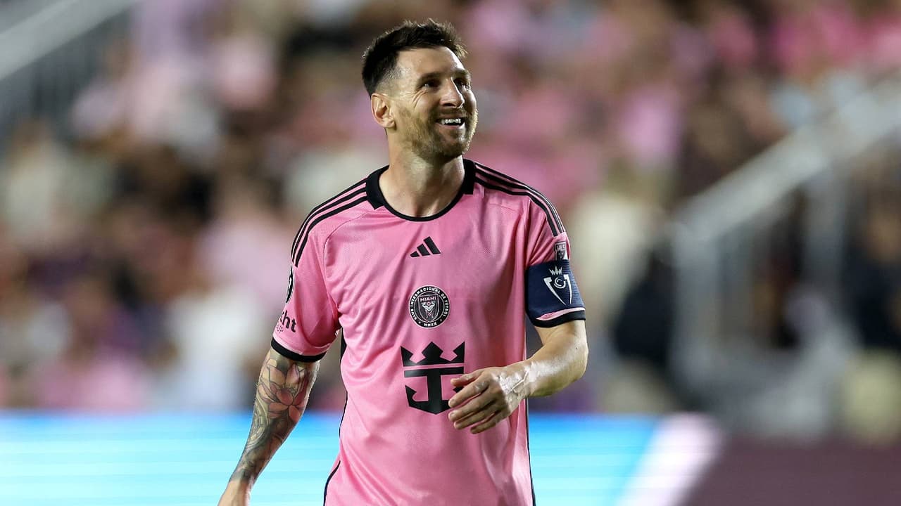 Messi responde y calla gritos de “Ronaldo, Ronaldo” en Nashville