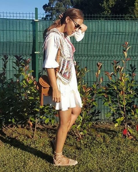 La bella actriz española que llega a la pantalla de UniMás para interpretar a ‘Ana Ribera’ en la serie Velvet, es toda una fashionista. Mira nada más como nos muestra su colección privada cada día en Instagram.